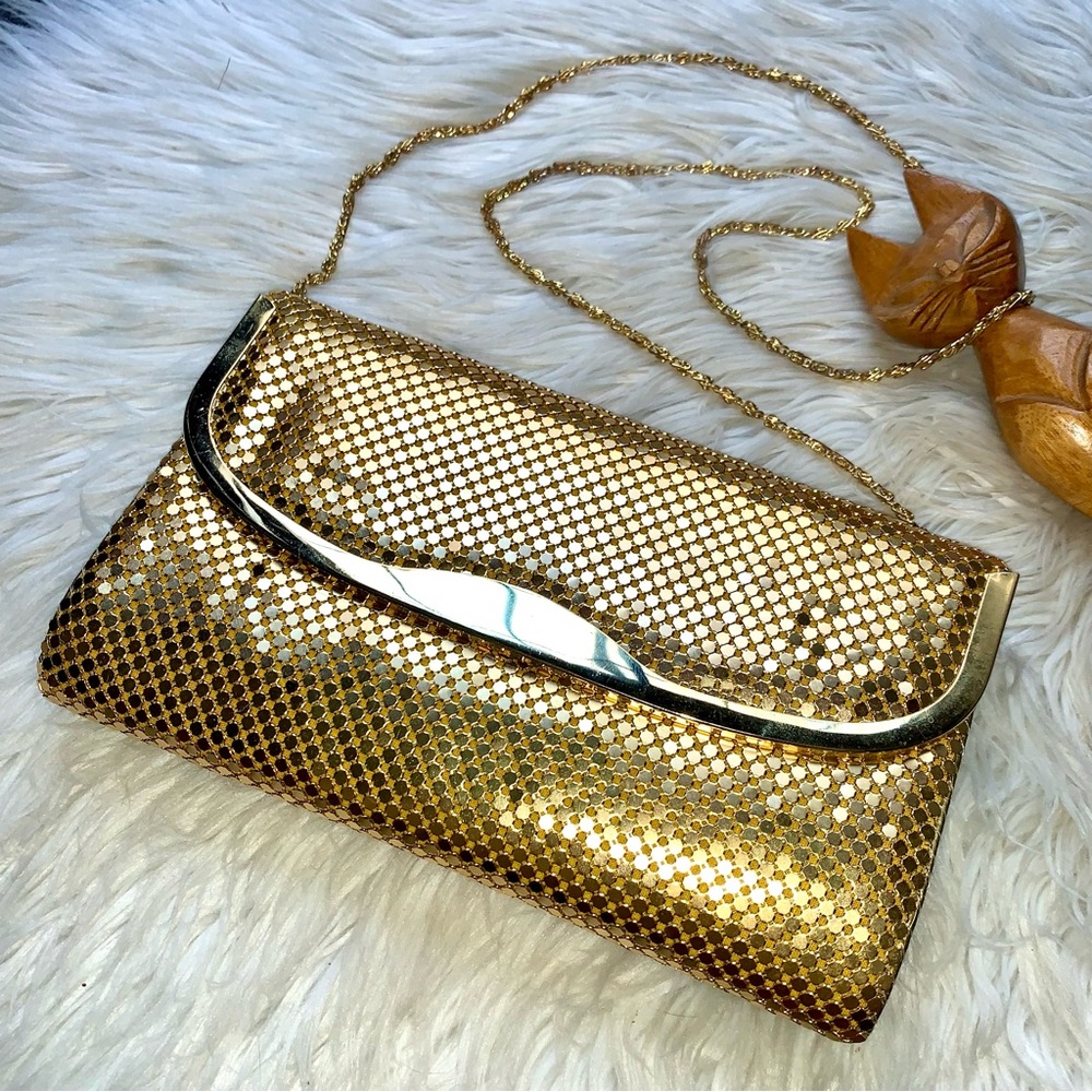 v i n t a g e :: Gold Glam Metal Chain Mesh Envelope Purse